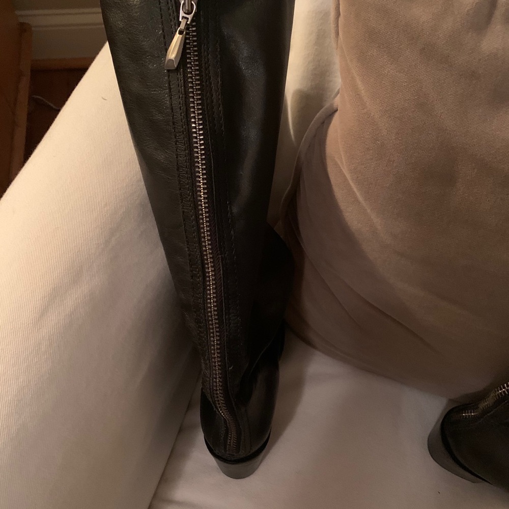 Black leather boots DVF. 9 M